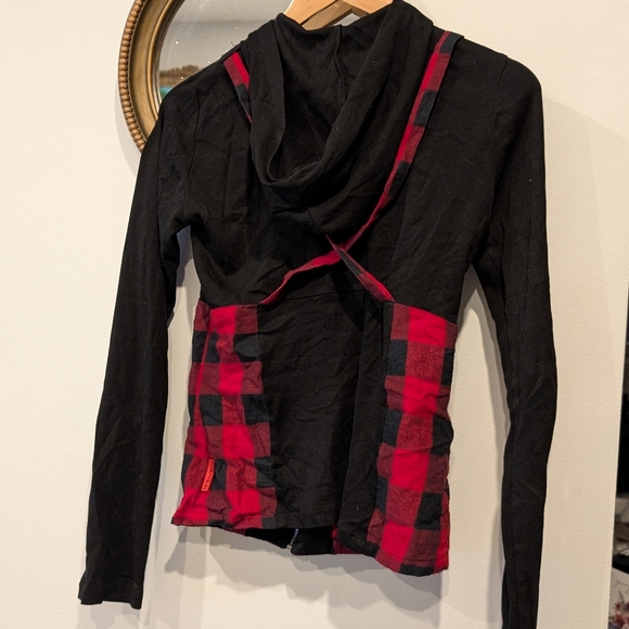 Vintage Tripp NYC Women's Red and Black Hoodie - Picture 6 of 7